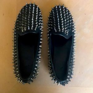 Women’s UNIF Loafer, black leather w/spikes, 8.
